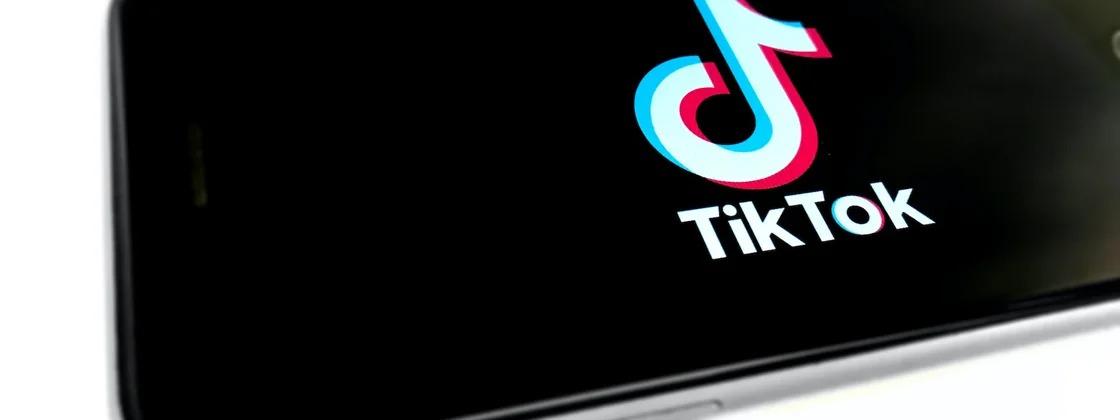 União Europeia bane TikTok de celulares oficiais de funcionários