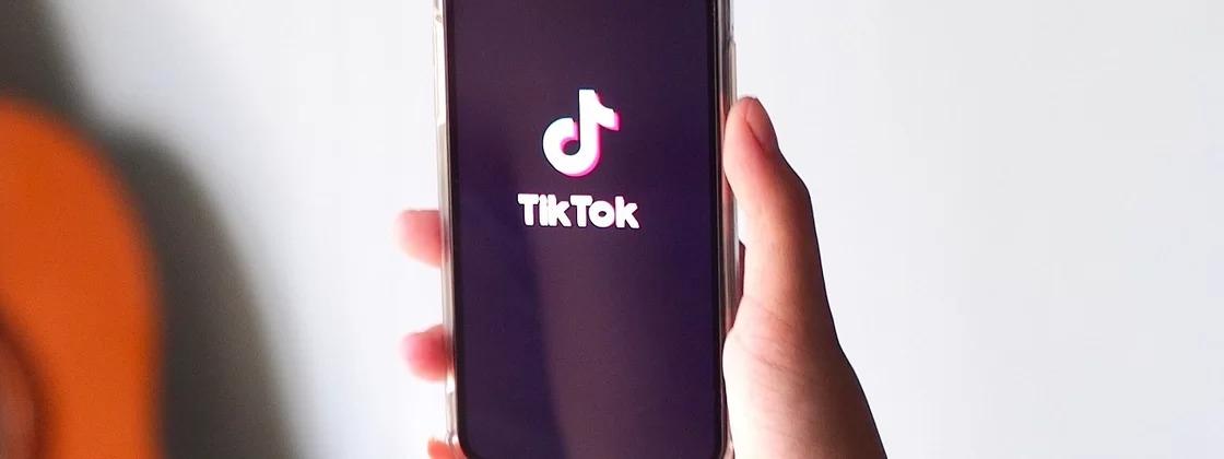 TikTok impõe limite de tempo de 1h por dia para uso por jovens