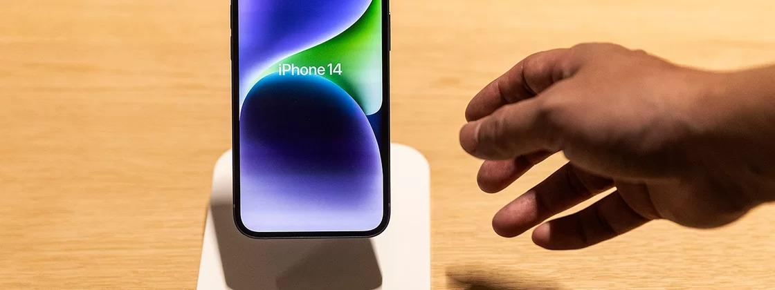 Apple deve lançar iPhone 15 e 15 Pro sem entrada para chip em mais países