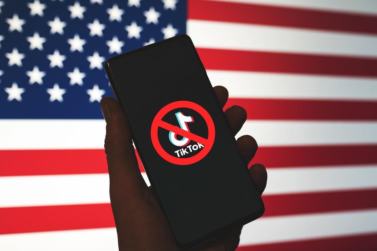 Políticos exigem que congressistas americanos abandonem o TikTok