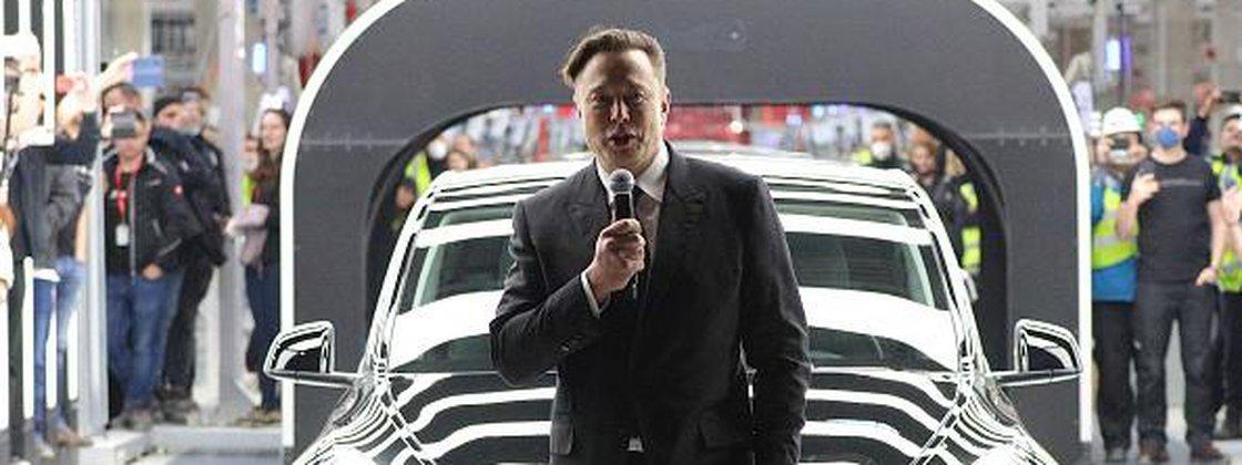Elon Musk discute negócios da Tesla com ministro na China